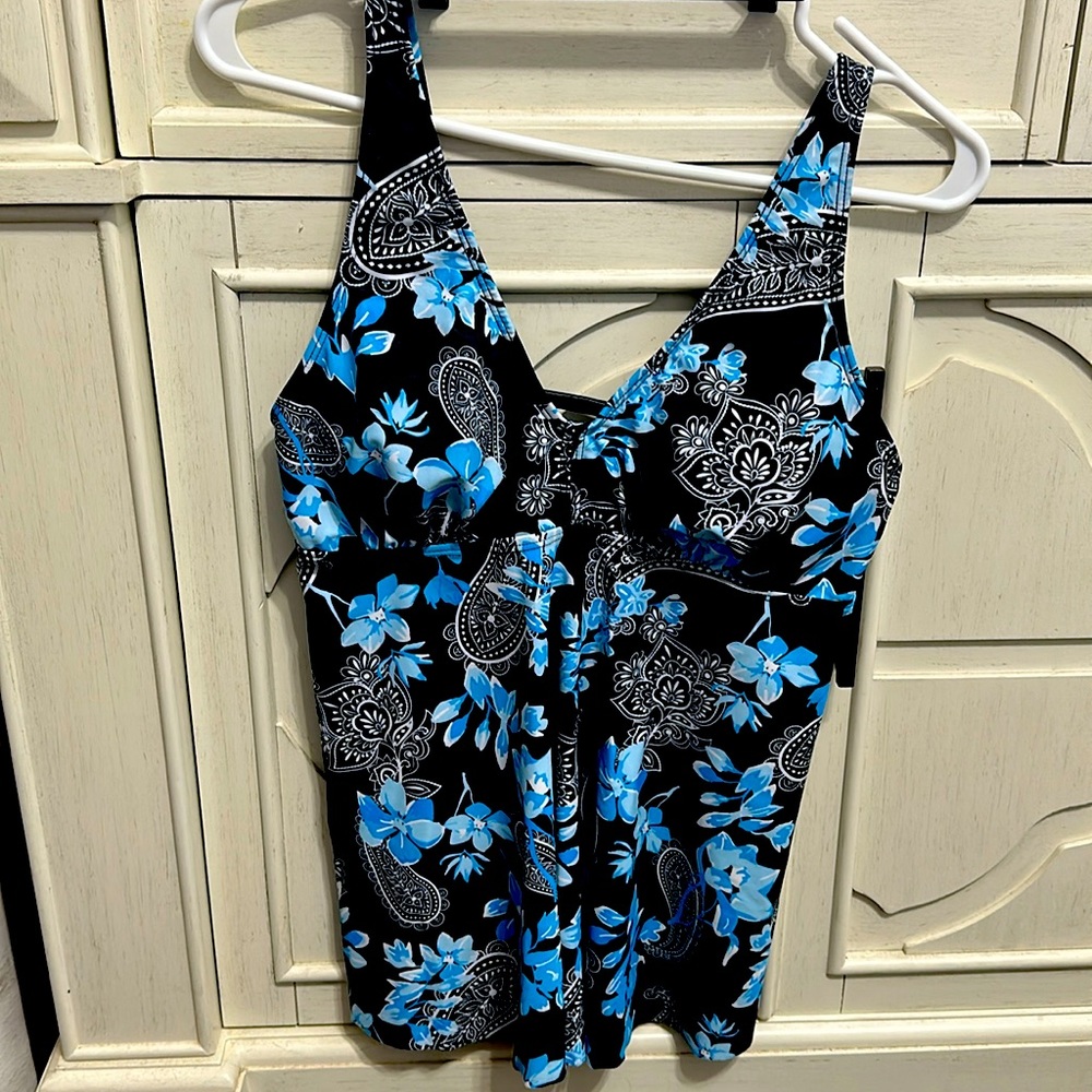 Women’s size medium swim top